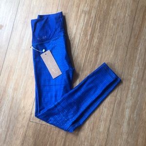 Niyama Sol Electric Croc leggings size small